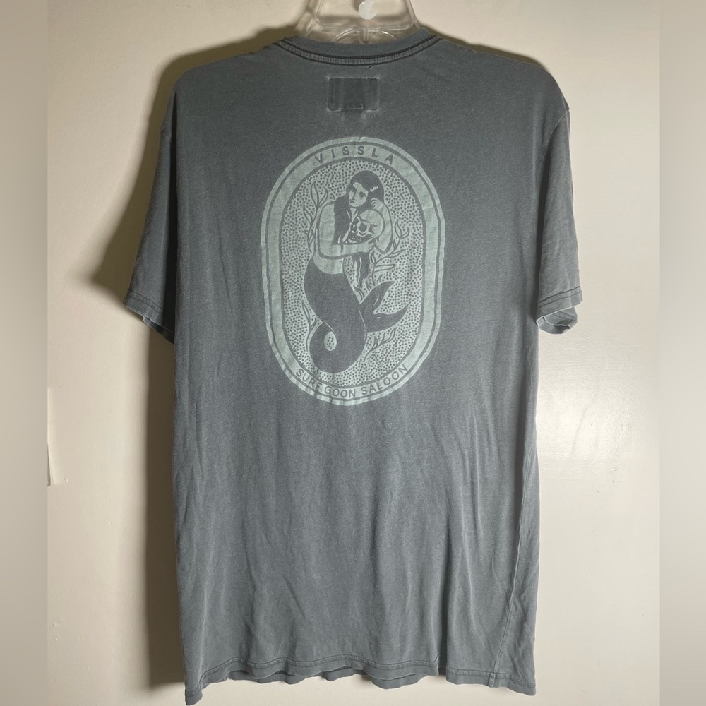 Visla Men’s Gray T-shirt size